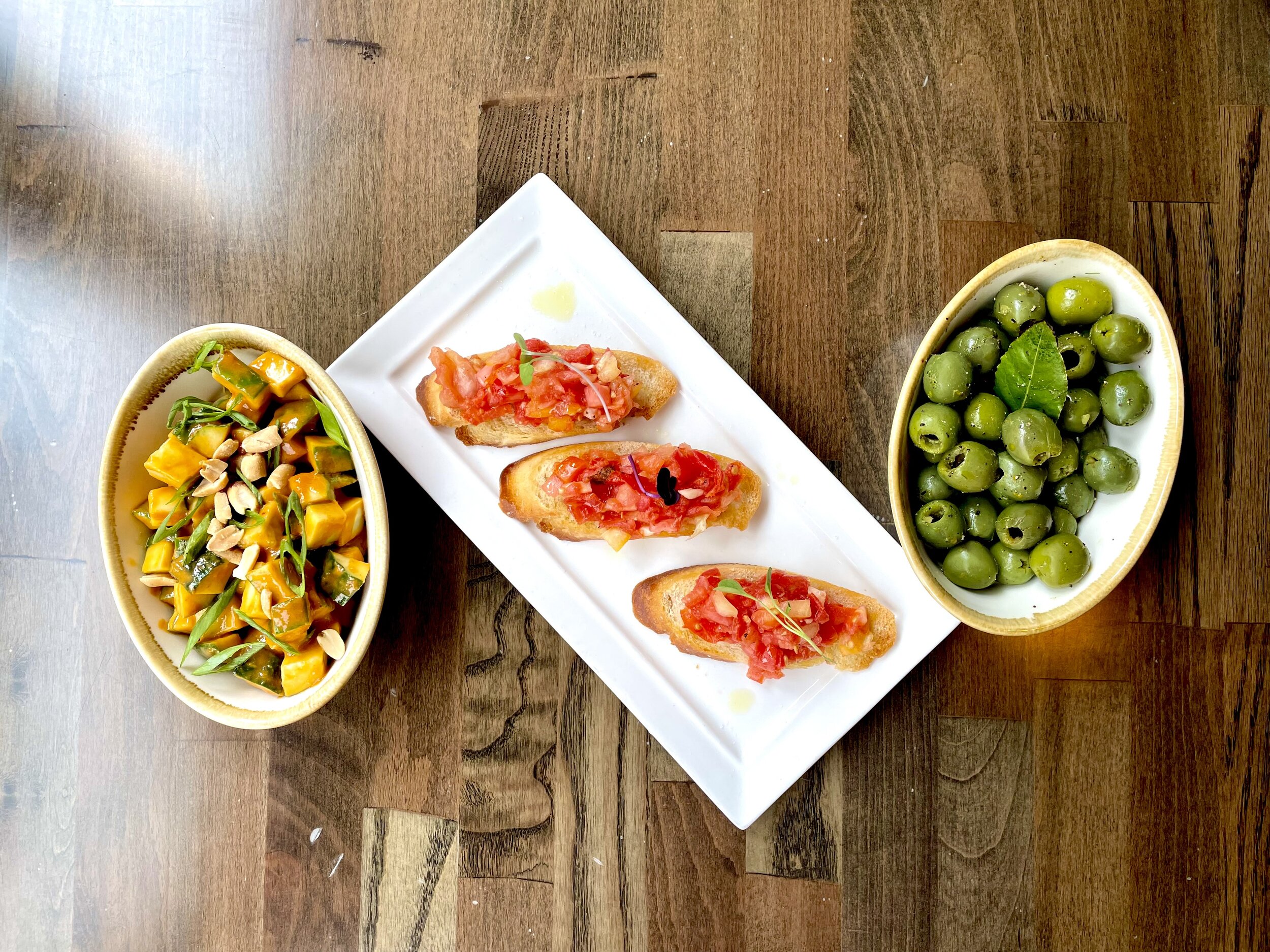 Come to our bar Wed - Fri from 5 - 7 pm to enjoy happy hour bites and drinks!